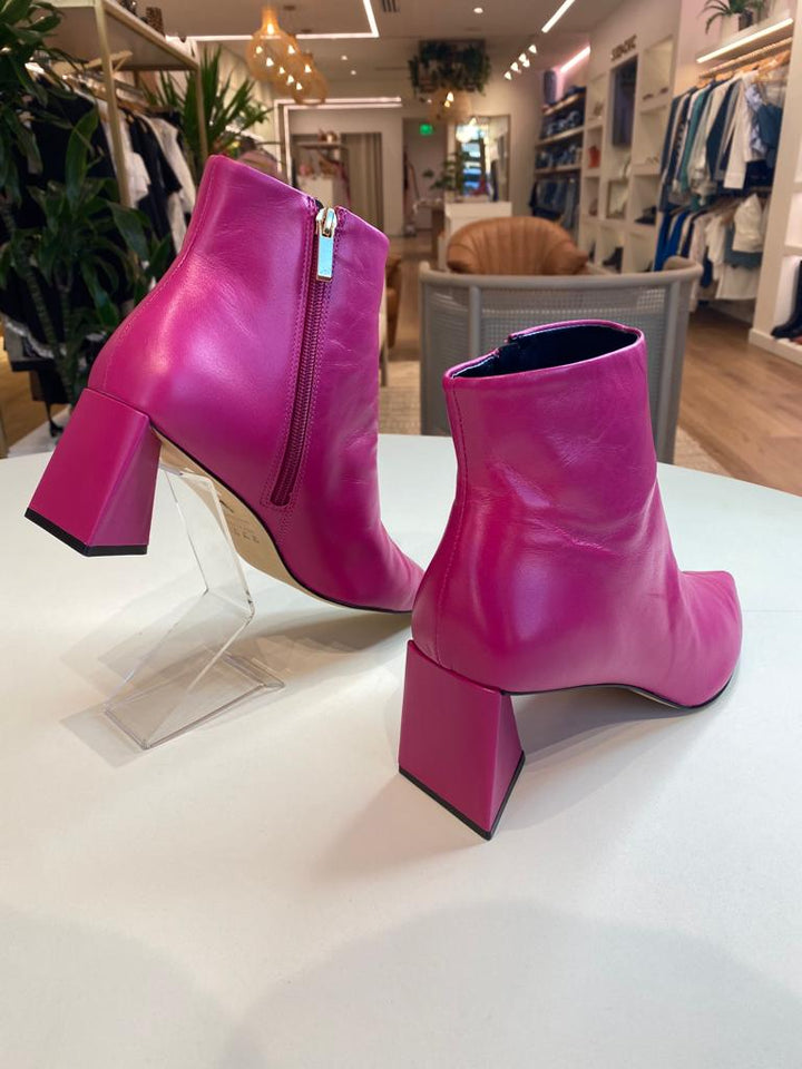 Carrano Flare Heel Leather Short Boot
