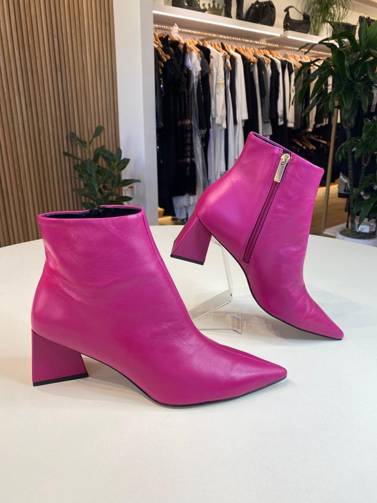 Carrano Flare Heel Leather Short Boot