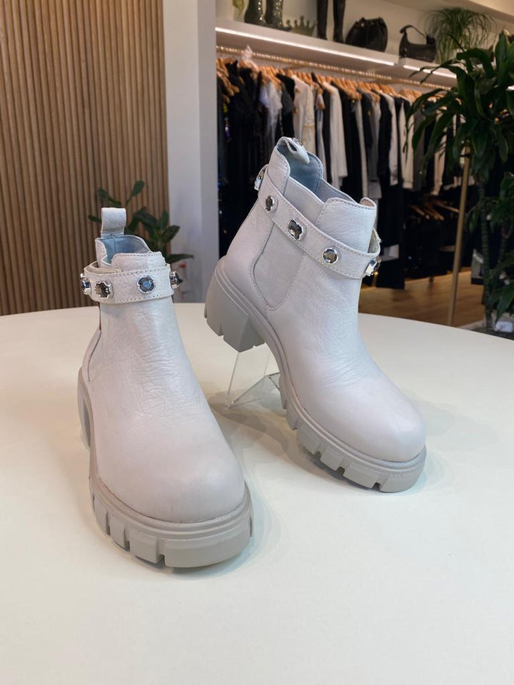 Bota Coturno Couro  Pedras