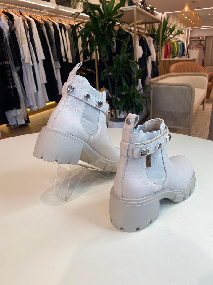 Bota Coturno Couro  Pedras